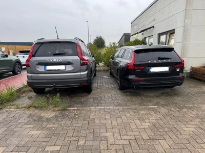 Jogger versus Volvo.webp